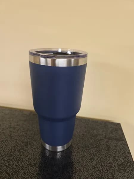 Equipbid Insulated Tumbler with Lid 30oz - Yeti Style, detail view