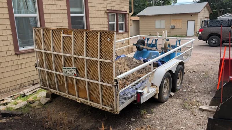 Tandem-Axle Utility Trailer w/ Mesh Sides, interior view