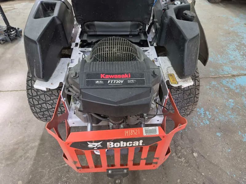 Bobcat ZT3000 Zero-Turn Radius Mower. Starts and Runs. 126.4 Hours., close-up view