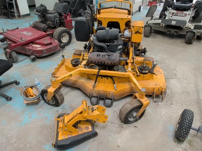 Wright WsPX61 Zero Turn Radius Mower w/ Kawasaki, interior view