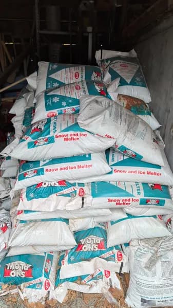 Morgro Snow and Ice Melter 50 lb Bags Lot, primary view