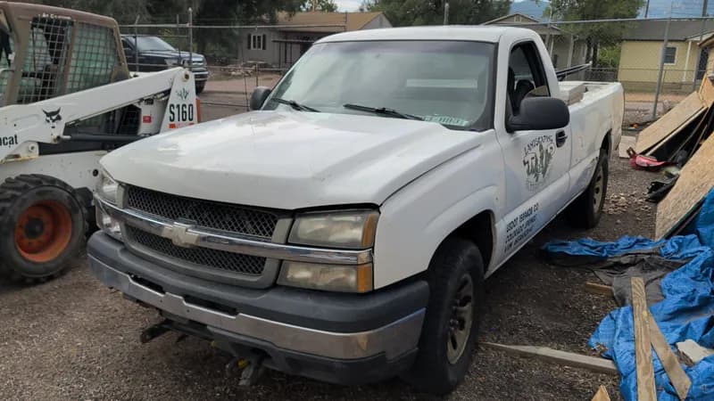 2006 Chevrolet Silverado 1500 4x4 – 4.8L V8 – Needs Battery – Running Condition Unverified, rear view