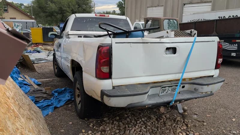 2006 Chevrolet Silverado 1500 4x4 – 4.8L V8 – Needs Battery – Running Condition Unverified, detail view