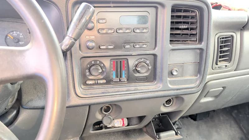 2006 Chevrolet Silverado 1500 4x4 – 4.8L V8 – Needs Battery – Running Condition Unverified, view 11