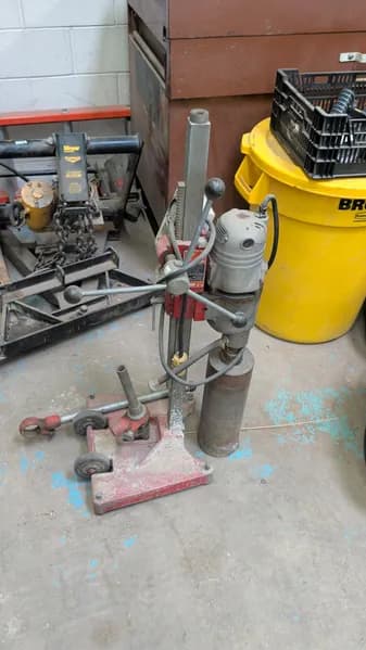 Milwaukee 4104 Portable Magnetic Drill Press 120V, primary view