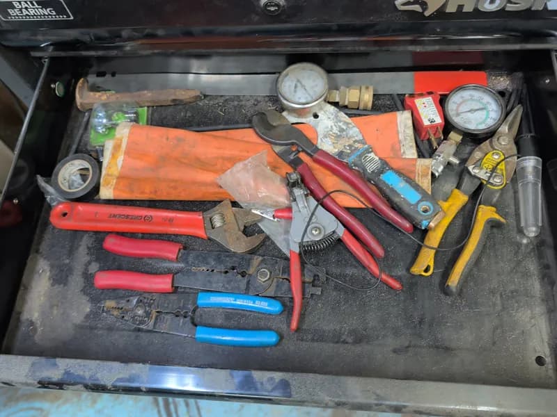 Husky Tool Storage Cart w/ Hand Tools & Accessories, detail view