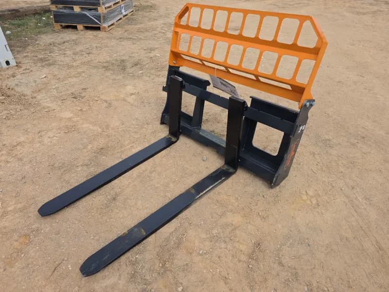 LandHonor 42-inch Skid Steer Pallet Fork with Beveled Headache Rack, primary view