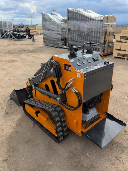 LandHonor LHR-T460S2 Skid Steer Loader 23HP, rear view