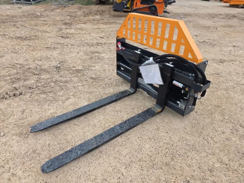 Wolverine PFA-11-3300G Hydraulic Pallet Fork Attachment, primary view
