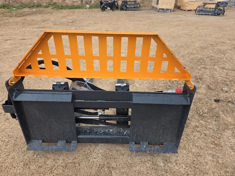 Wolverine PFA-11-3300G Hydraulic Pallet Fork Attachment, close-up view