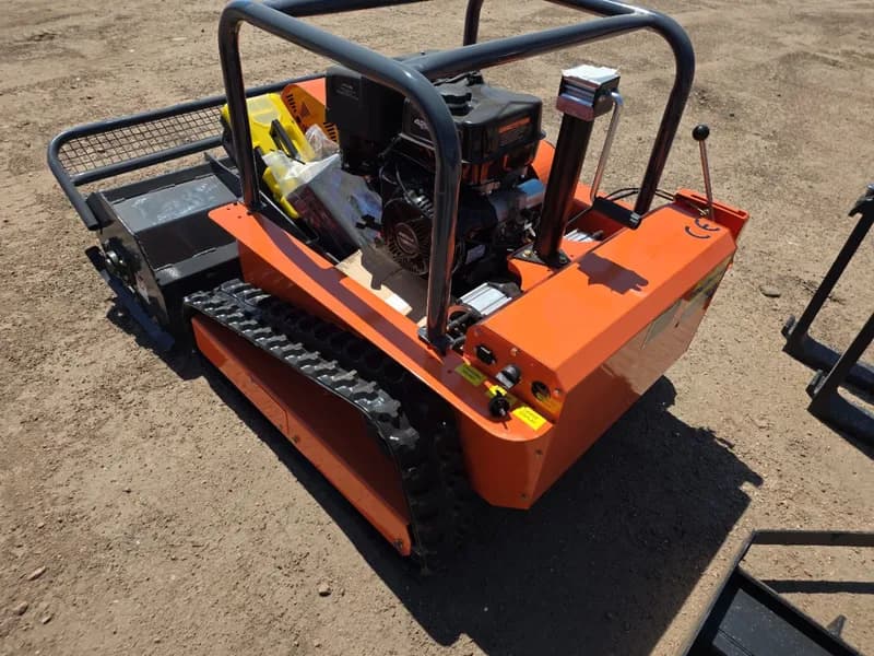 Lawn Mower LM1000Q 39" Cutting Width Remote Control, close-up view