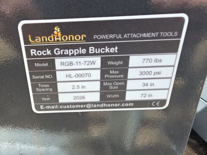 LandHonor Rock Grapple Bucket 72 Inch, rear view