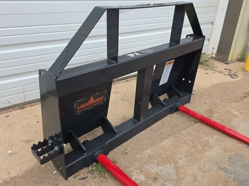 LandHonor Dual Skid Steer Bale Spears BS-12-2500G, detail view