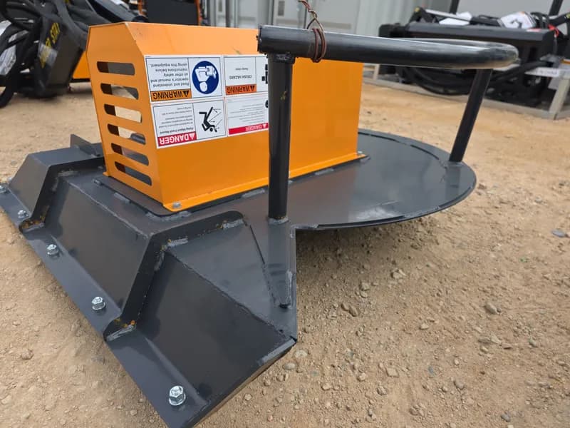 LandHonor ABC-13-125A Skid Steer Brush Cutter, interior view