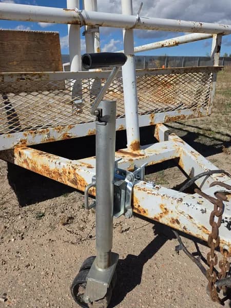 Utility Trailer with Clean Title Included 14', interior view