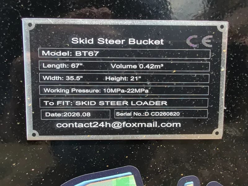 BT67 Universal Black Skid Steer Bucket 67", interior view