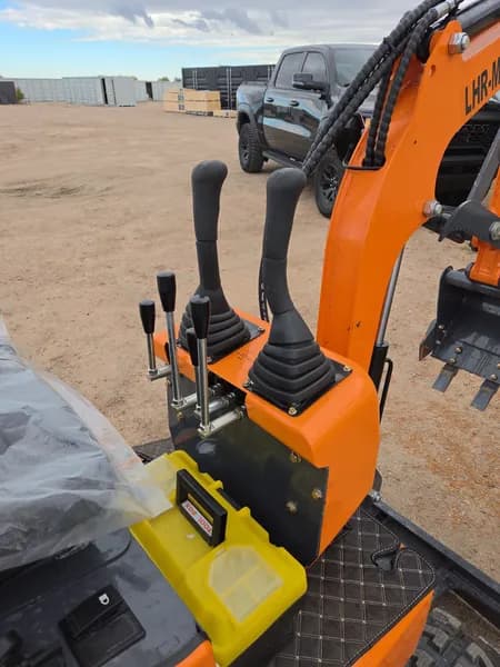 LandHonor LHR-ME10X1 Mini Excavator - Runs & Drives, 4 Hours, Key Present, interior view