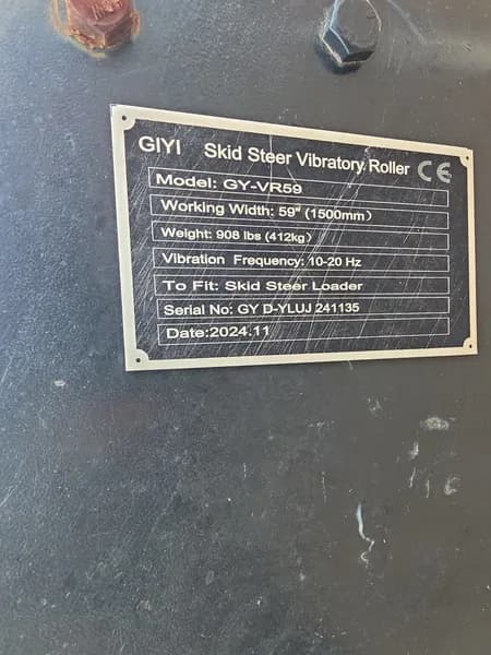 GIYI GY-VR59 Universal Skid Steer Quick-Attach, Vibratory Function Not Working, side view