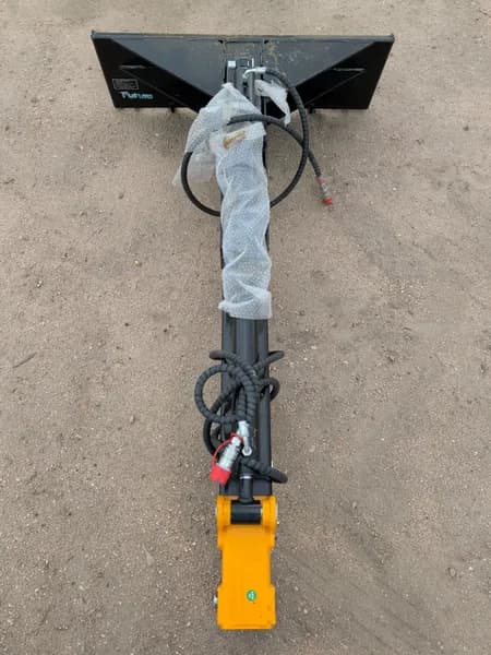 Skid Steer Telescopic Boom Short Cylinder TBS20, side view