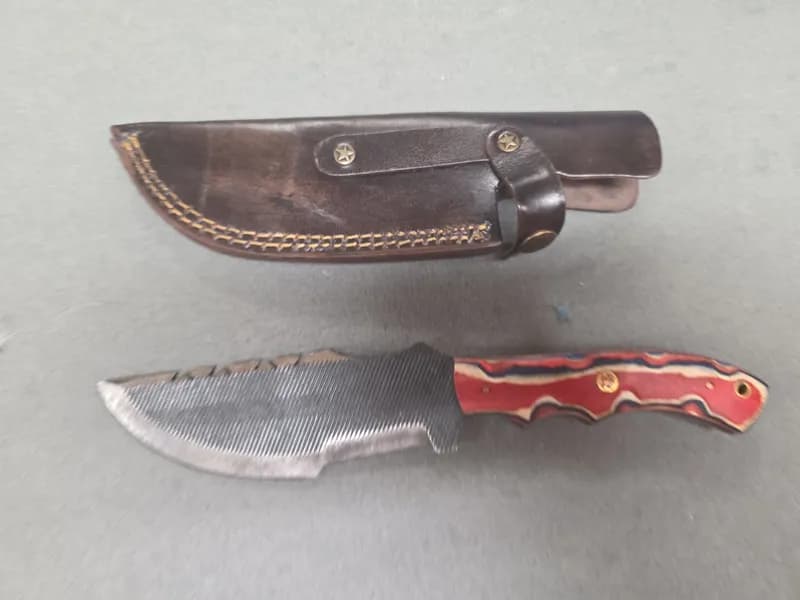 Fixed Blade Tracker Style Knife w/ Multicolor Laminated Handle & Leather Sheath, rear view