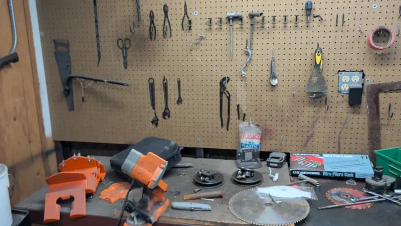 US General Wire Pliers Rack with Hand Tools & Accessories, interior view