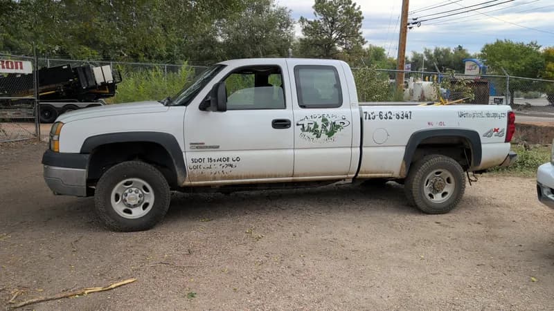 2003 Chevrolet Silverado 2500HD 4x4 – 6.6L Duramax Diesel – 153K Miles – Clean Title, side view