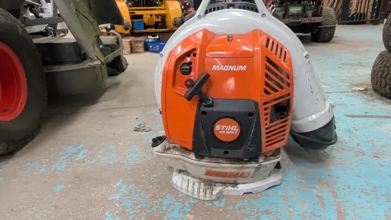 Stihl BR 600X Backpack Leaf Blower w/ Magnum Engine, side view