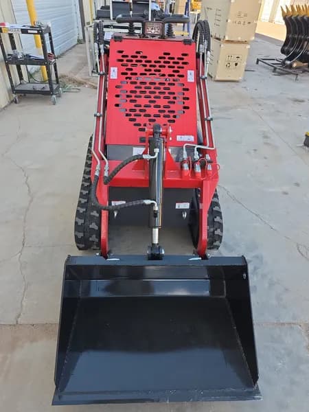 AGT YSRT14 Stand-On Mini Skid Steer Track Loader with 32 in. Bucket, detail view